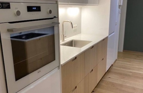 Hliðar Apartment | Laxi luxury apartments, family friendly, centre of Reykjavik. Private parking.