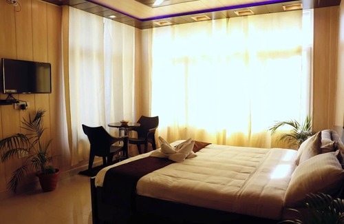 Bullawala House | Laxmi Bhawan: 2nd floor Luxury guest suite