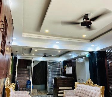 Delhi House | Laxmi Inn Guest House