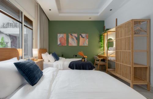 Riyadh Apartment | Layali Properties - Vibrant Boho 3BR Apt - Convention and Exhibition Center