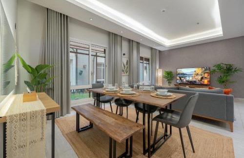 Riyadh Apartment | Layali Properties - Vibrant Boho 3BR Apt - Convention and Exhibition Center