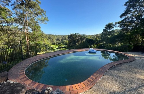 Chevallum Apartment | Laze-away Studio on Acreage