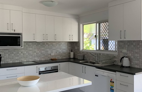 Urangan House | LazeeDaze in Hervey Bay