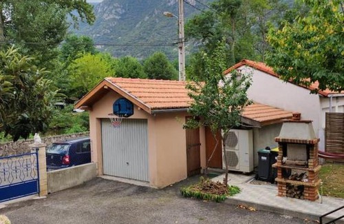 Tarascon-sur-Ariege House | Lazozota