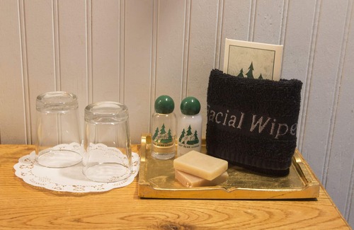Boone Bed & Breakfast | Lazy Bear Lodge