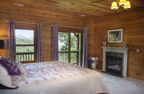 Boone Bed & Breakfast | Lazy Bear Lodge