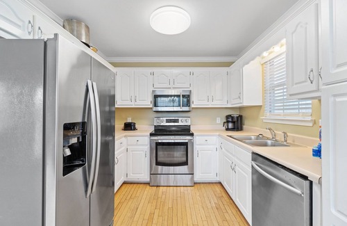 Gulf Shores House | ☀️Lazy Dayz-Pet Friendly-2 Blocks from Beach-Prime Location☀️