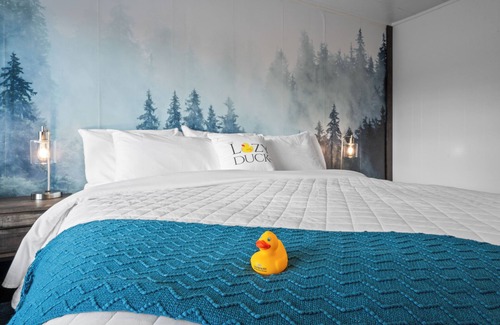 West Yellowstone Hotel | Lazy Duck Inn #29 King Suite