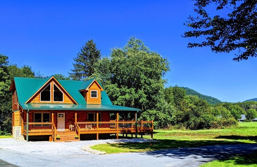 Maggie Valley House | Lazy Elk Lodge Million $ view, New log home perfect location! EZ ACCESS,WIFI TV
