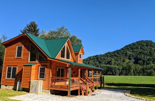 Maggie Valley House | Lazy Elk Lodge Million $ view, New log home perfect location! EZ ACCESS,WIFI TV