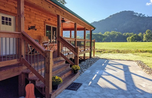 Maggie Valley House | Lazy Elk Lodge Million $ view, New log home perfect location! EZ ACCESS,WIFI TV