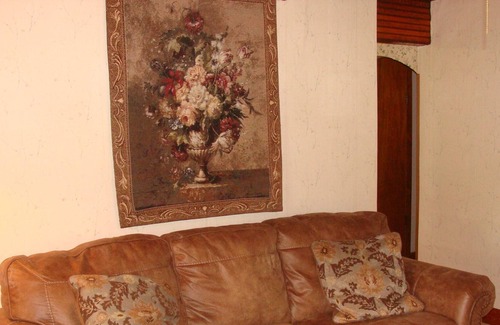 Williamstown House | Lazy L - 3 bedroom, 1 bath 1939 farm house located on 92 acre farm with woods