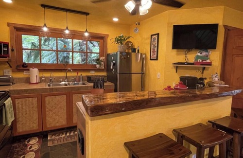 Volcano Cottage | Lazy Lehua Cottage