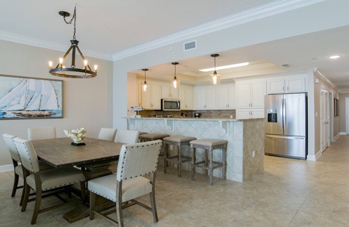 Orange Beach Condo | LAZY RIVER! BEACHFRONT! 3BR Beauty! Parking Level!