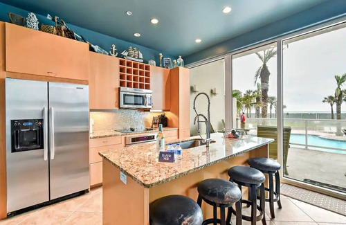 Galveston Condo | Lazy River, Pools, Beach, Spa = Float, Sip, Soak, Repeat. nAmenities for all!