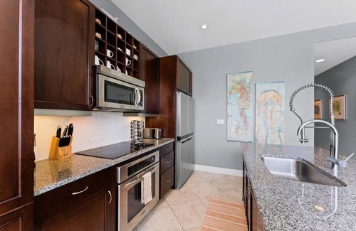 Galveston Condo | Lazy river, pools, beach, spa = Float. Sip. Soak. Repeat. Amenities for all!