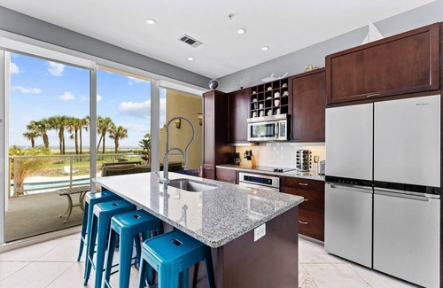 Galveston Condo | Lazy river, pools, beach, spa = Float. Sip. Soak. Repeat. Amenities for all!