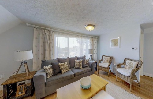 Old Orchard Beach House | Lazy Summer Lodge