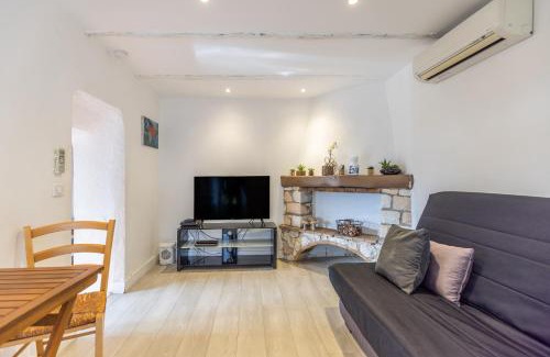 Mouans-Sartoux House | LB Vacation Rentals I Charming Little Bucolic House 5-Min From City