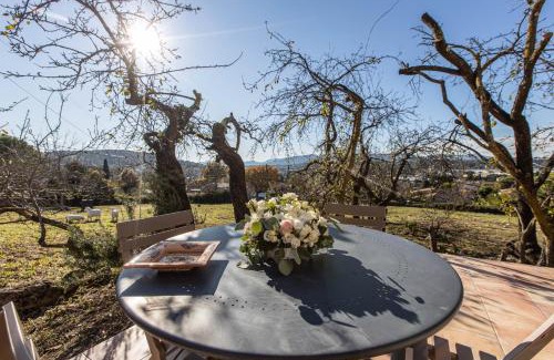 Mouans-Sartoux House | LB Vacation Rentals I Charming Little Bucolic House 5-Min From City