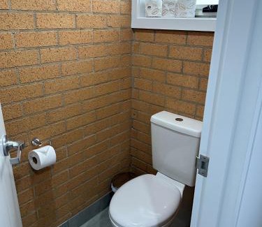 Shepparton Apartment | Lbarza Brand New Central 1BR Self Contained Apartment