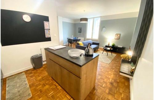 Les 3 Cites Apartment | Le 107 - Poitiers - CHU - La Conciergerie.