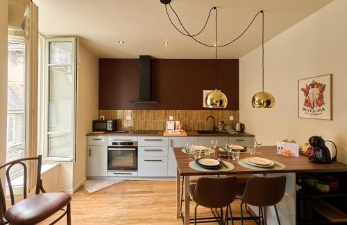 Nevers Apartment | Le 10Cath Centre historique Nevers by Primoconciergerie