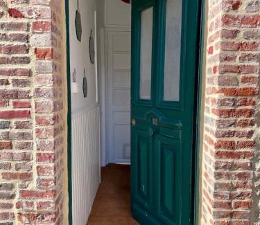 Fecamp Bed & Breakfast | LE 111