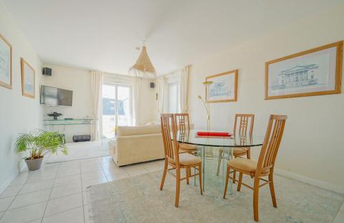 Tregastel Apartment | Le 123 Armoric - Balcon vue mer - 50m de la plage - Confort et moderne - 70m2
