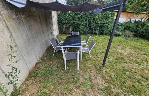 Saint-Priest Apartment | Le 14B