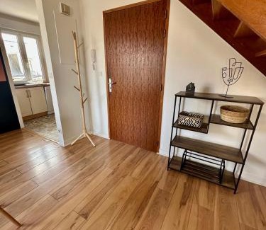 Miroir - Batignolles Apartment | Le 203 - 4 Personnes - Gare