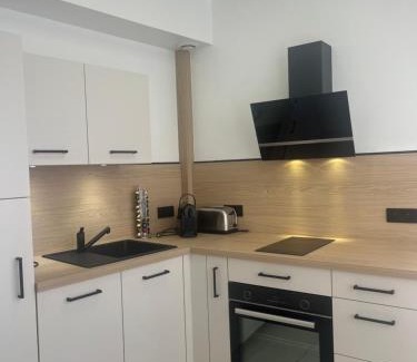 Epernay Apartment | Le 24 appart rez-de-chaussée hyper-centre avec place de parking