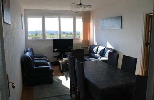 Oasis - Maroc Apartment | Le 24 Tranquille 3 Chambres à 2 Min du Circuit
