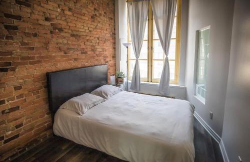 Ville-Marie Hostel | Le 402