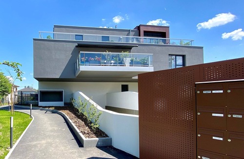 Colmar Apartment | "Le 43" Terrace, garden, 2 garages. Pets welcome.