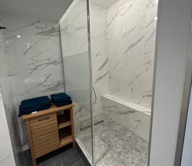 Besancon Apartment | LE 46 : Superbe appartement jacuzzi