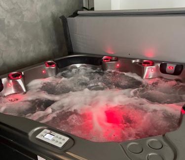 Besancon Apartment | LE 46 : Superbe appartement jacuzzi