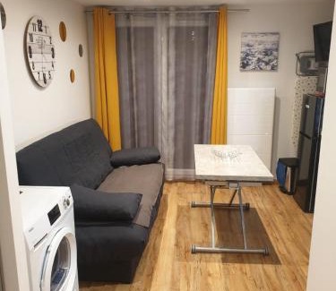 Bernex Apartment | Le 67,ski et randonnée,lave linge,sèche linge,wifi,parking gratuit