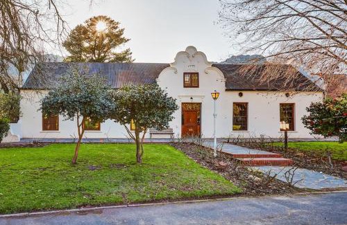Cape Winelands Apartment | Le Arc Manor House