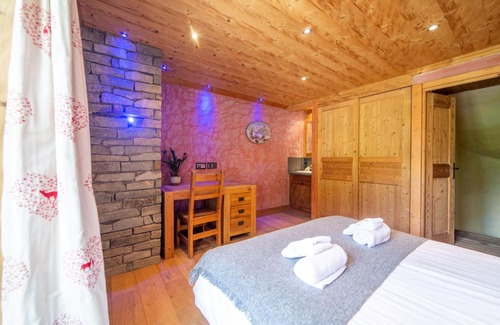 Champagny-en-Vanoise Ski Chalet | Le Bûcher d'Albert
