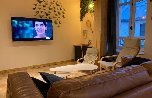 Nevers Apartment | - Le backpacker - logement atypique et spacieux en résidence avec ascenseur