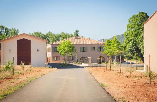 La Roquebrussanne Hotel | Le Baguier