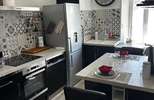 Aix-les-Bains Apartment | Le Balcon du Port- private parking