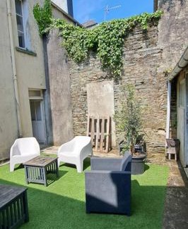 Cherbourg-en-Cotentin Apartment | Le balinais , en hyper centre rue au calme avec parking