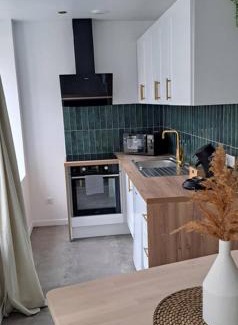 Cherbourg-en-Cotentin Apartment | Le balinais , en hyper centre rue au calme avec parking
