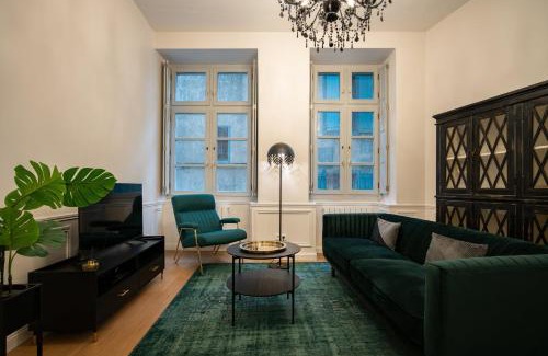 Castres Apartment | Le Baroque - Grand T2 Confort, Lit Queen Size