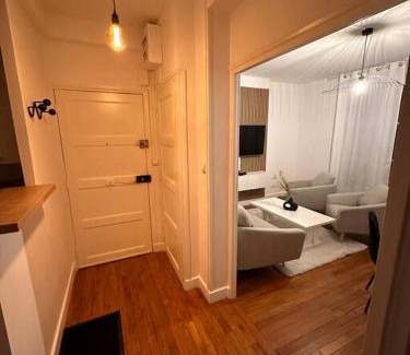 Le Creusot Apartment | Le beau Milo 2 chambres Coeur de ville avec Balcon Netflix