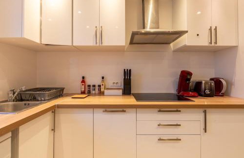Cergy Bed & Breakfast | Le Beau Refuge Parisien de Cergy - Parisian modern flat at Cergy