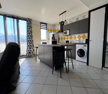 Secteur 3 Apartment | Le Beauvert parking gratuit