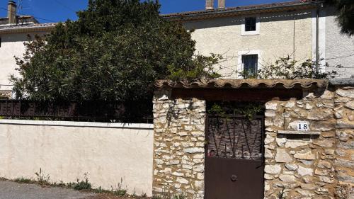 Saint-Saturnin-les-Avignon House | Le Beldi, Mas de Village 1870